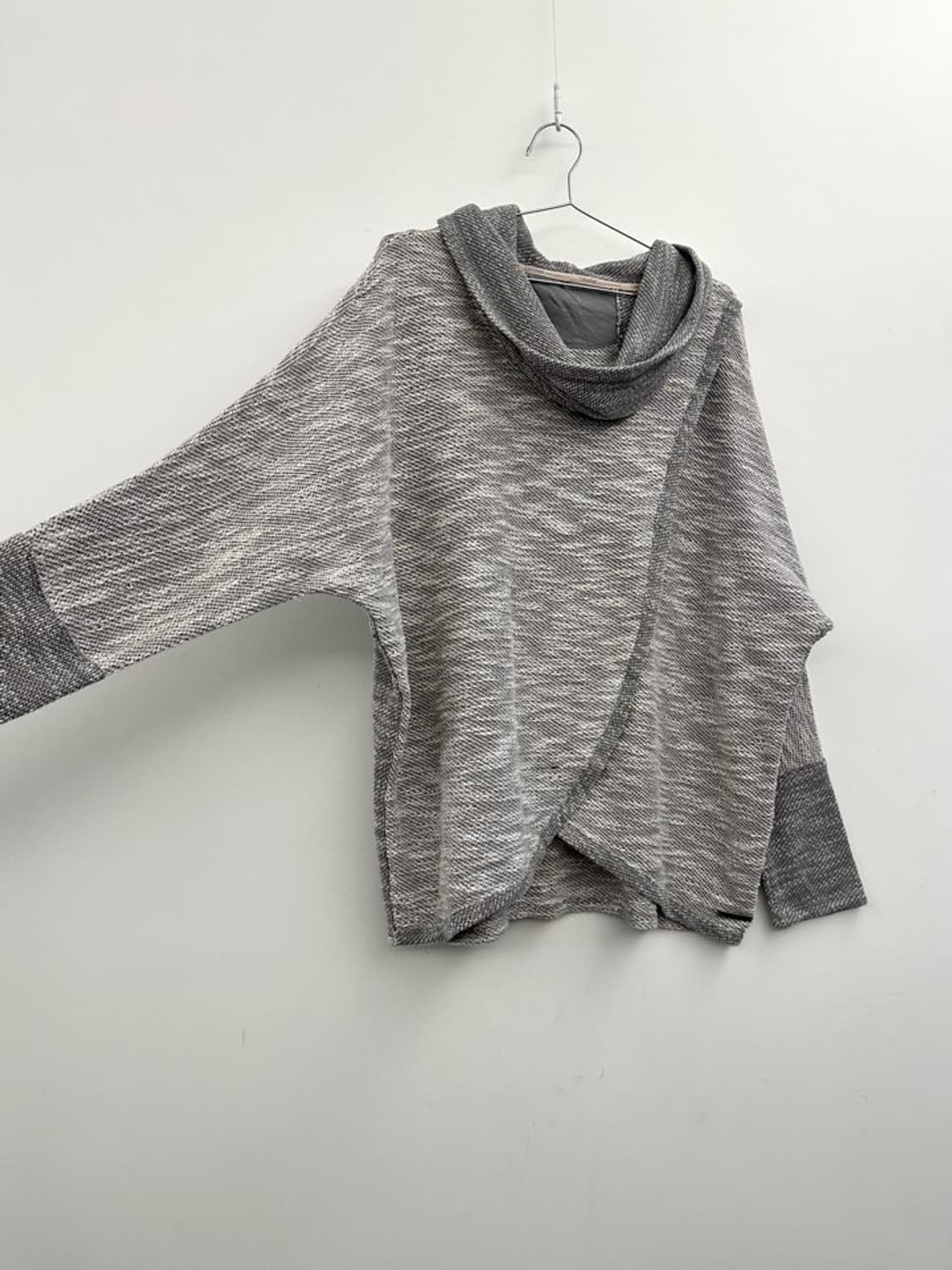 CALVIN KLEIN side slit cape top / grey 상품이미지2
