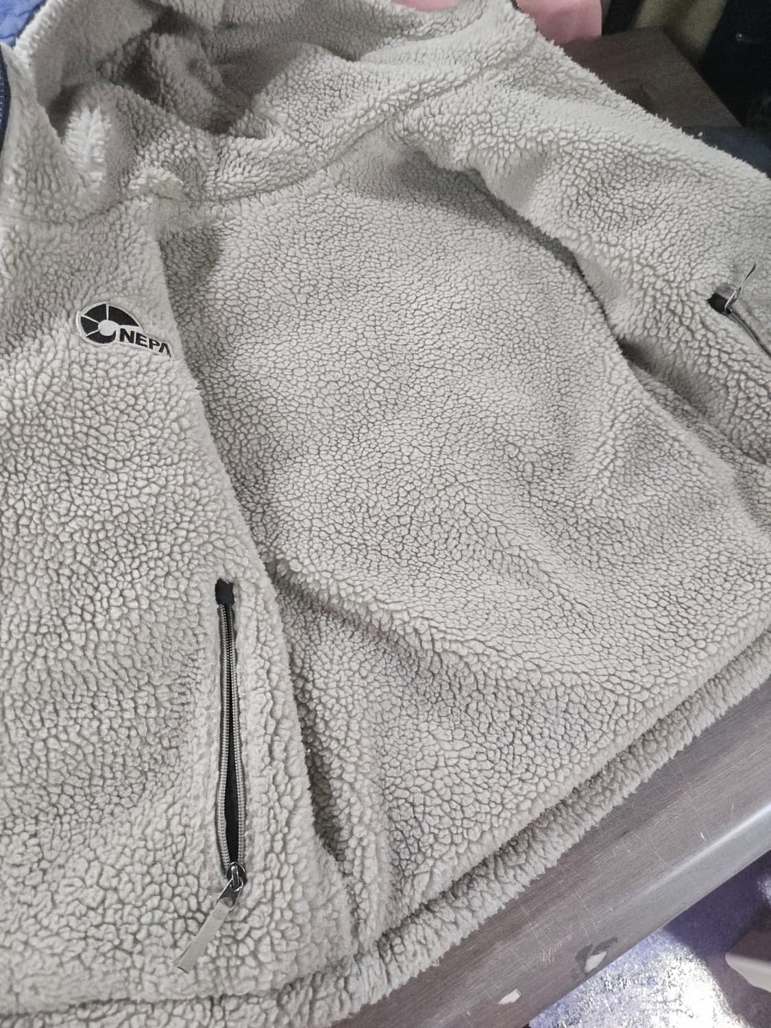 네파 리버시블 양털 뽀글이 깃털패딩 양면 85 상품이미지3