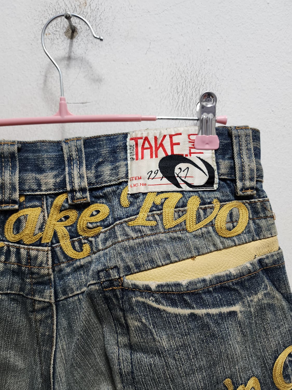 TAKE TWO 가죽배색 자수레터링 올드스쿨 청바지 상품이미지3