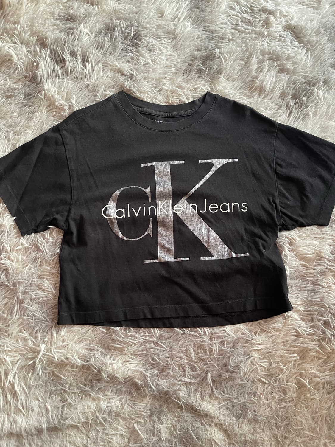 캘빈클라인 진스 블랙 크롭 반팔티 S 상품이미지1