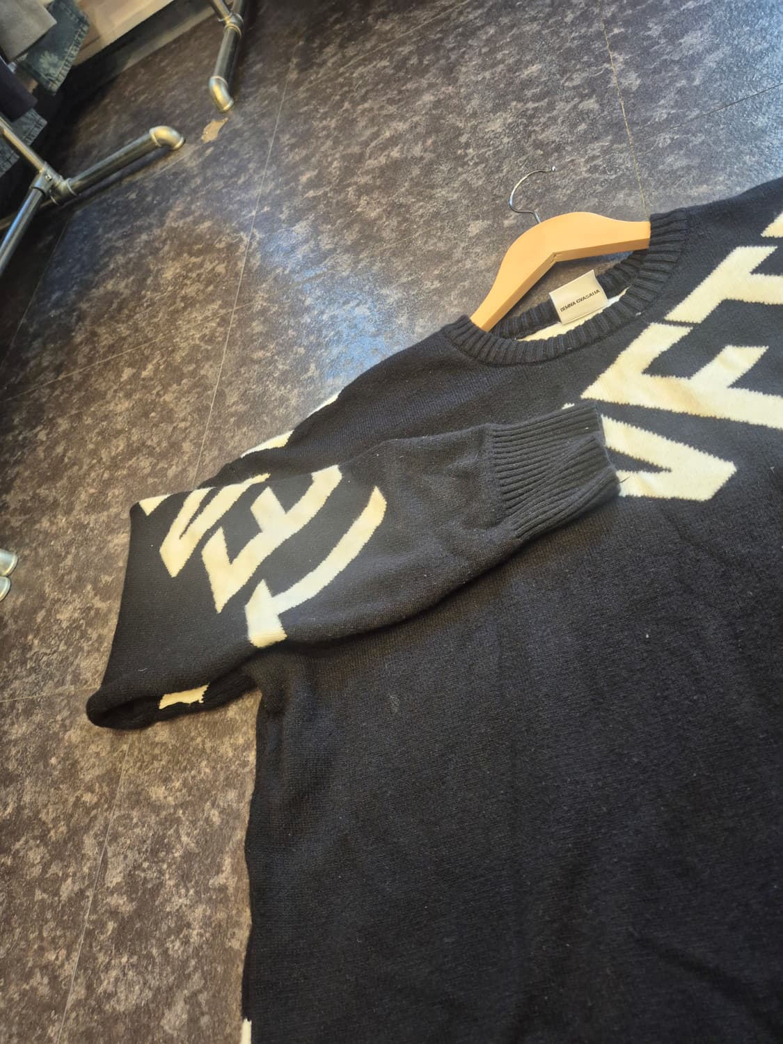 베트멍 로고 니트 블랙 XL 사이즈입니다 상품이미지3