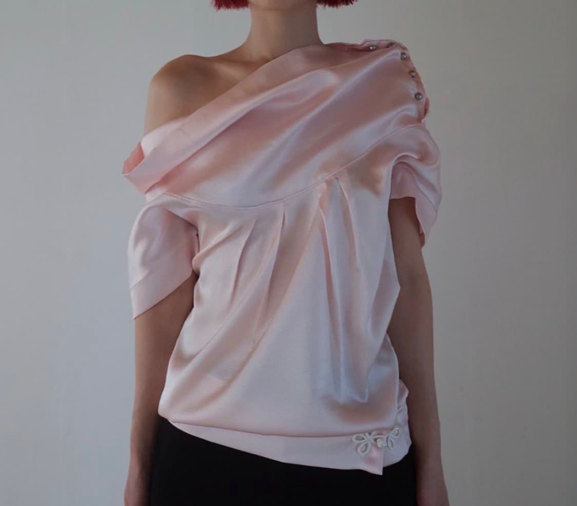하우스므세 SLIT LINE OFF-SHOULDER BLOUSE pink 상품이미지1