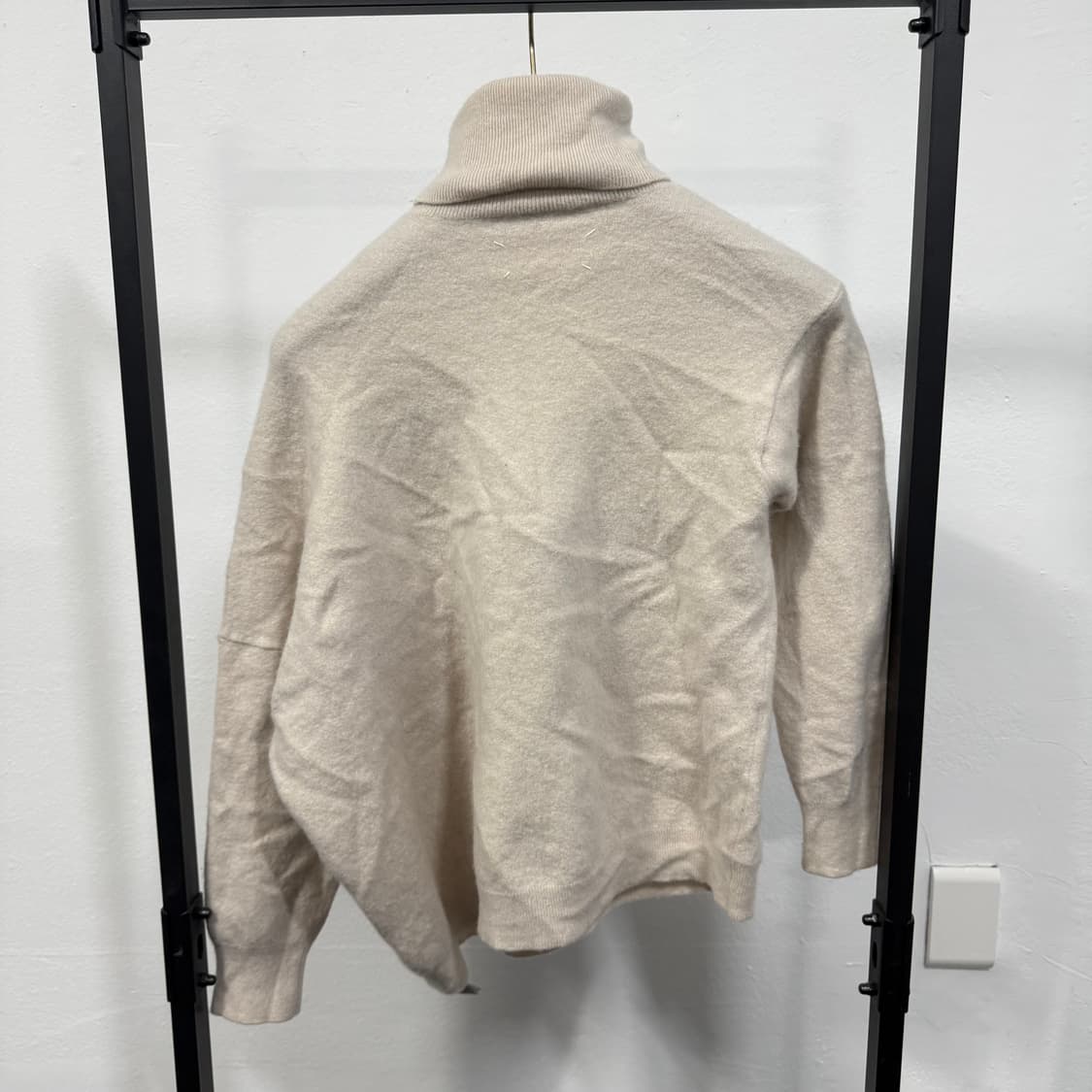 메종 마르지엘라 여성 언발란스 니트 목티 상품이미지7