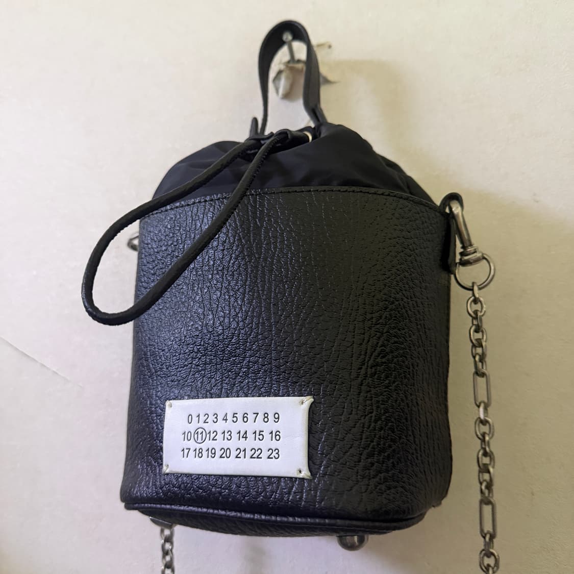 메종마르지엘라 레더 미니 버킷 토트&크로스백 상품이미지4