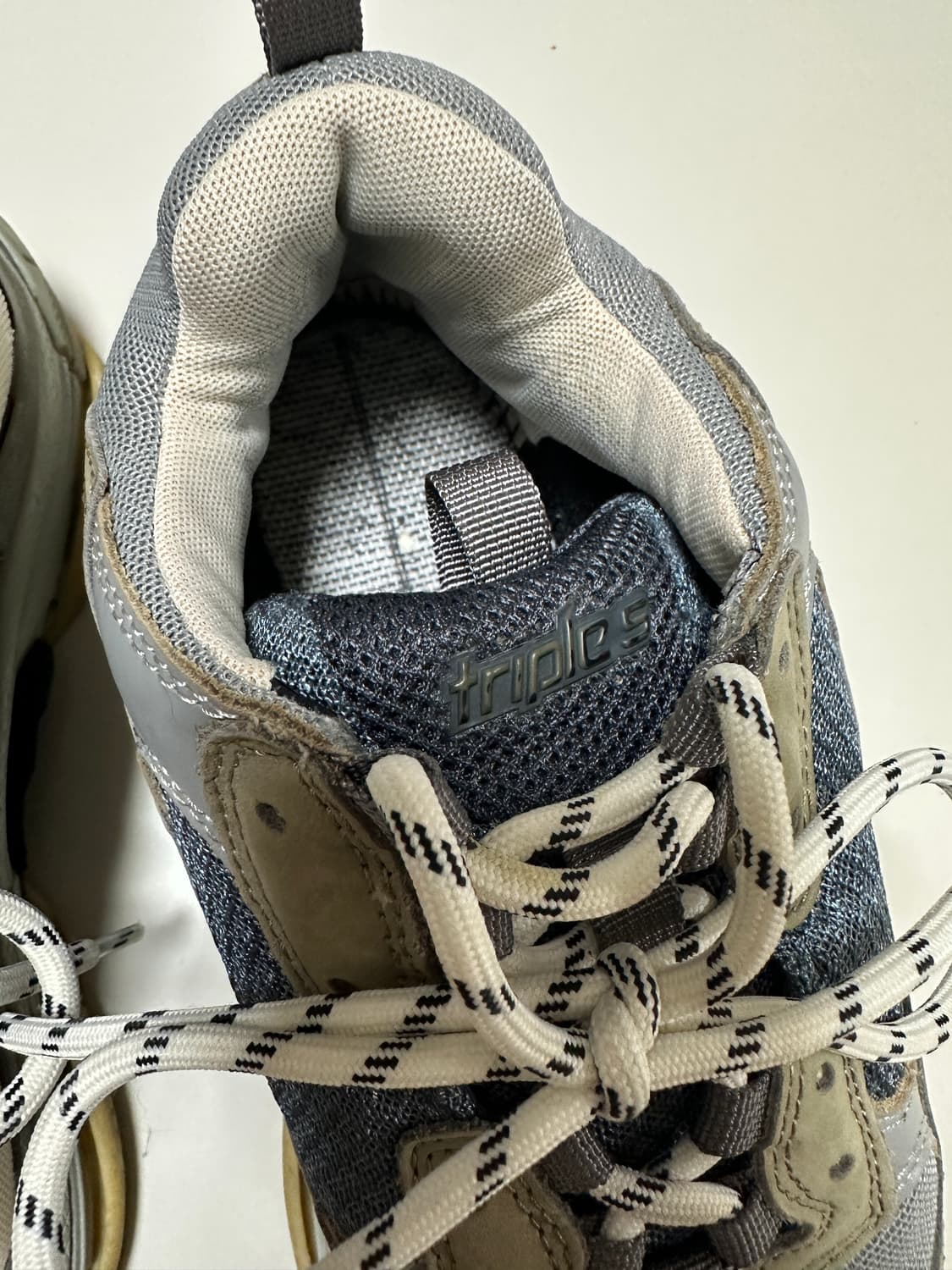 18ss 발렌시아가 트리플S 그레이 41 (265-270mm) 상품이미지3
