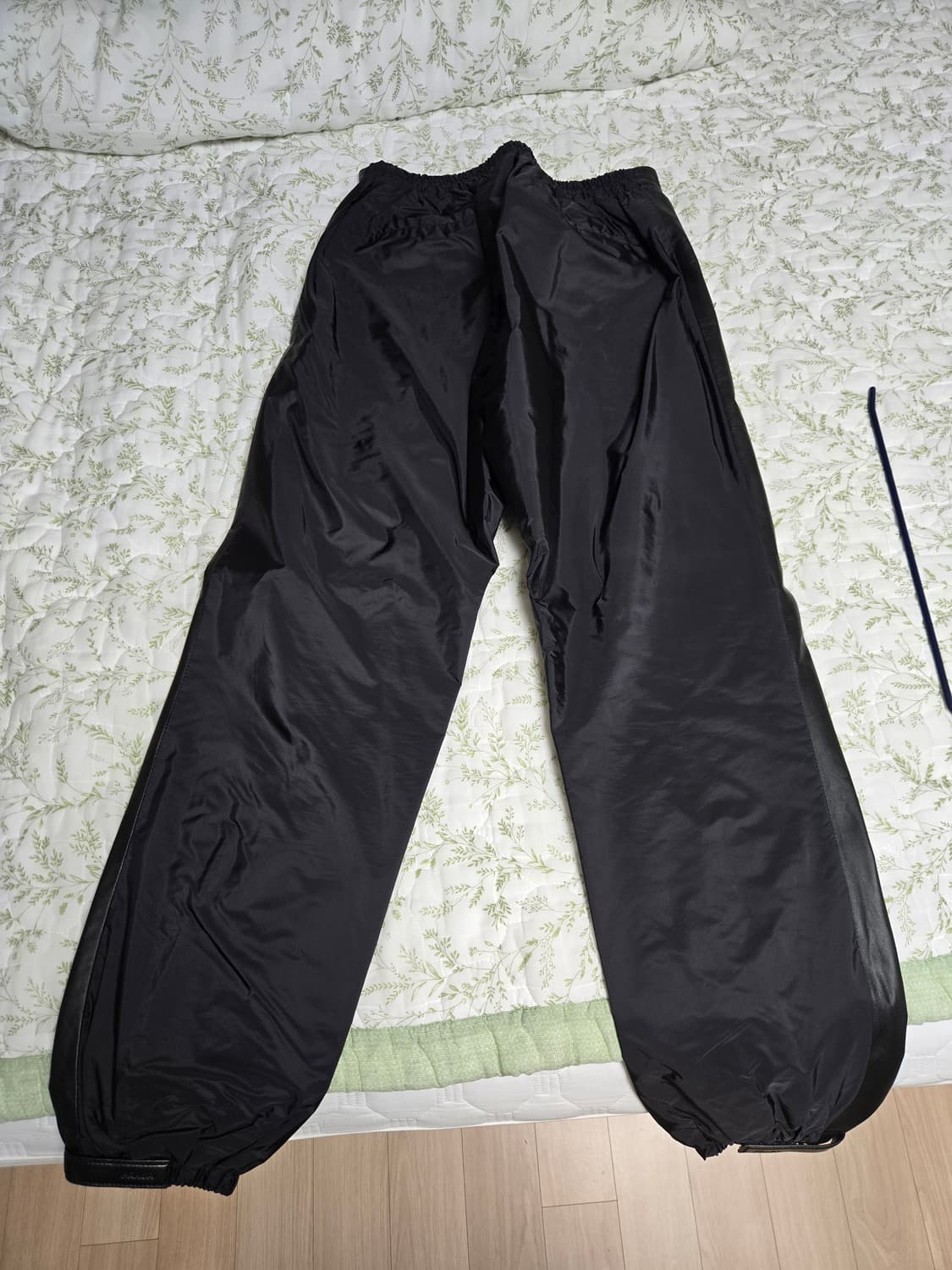 프라다 조거팬츠 상품이미지2