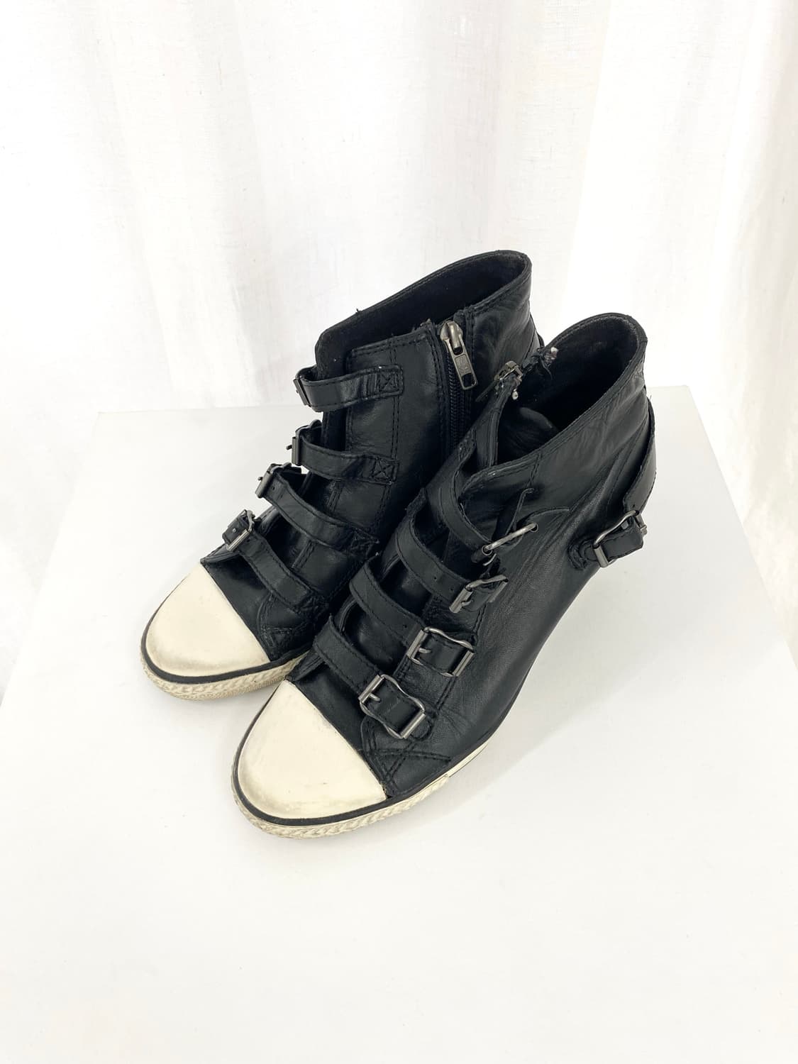 Ash Mid-Wedge Buckle Leather Sneakers 상품이미지1