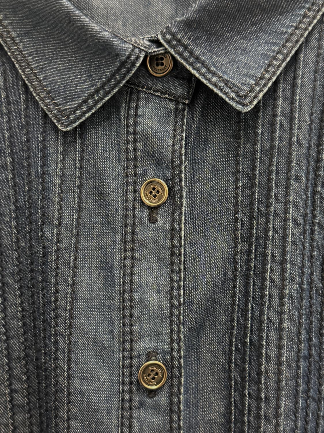 Burberry 데님 핀턱 셔츠 블라우스 상품이미지3