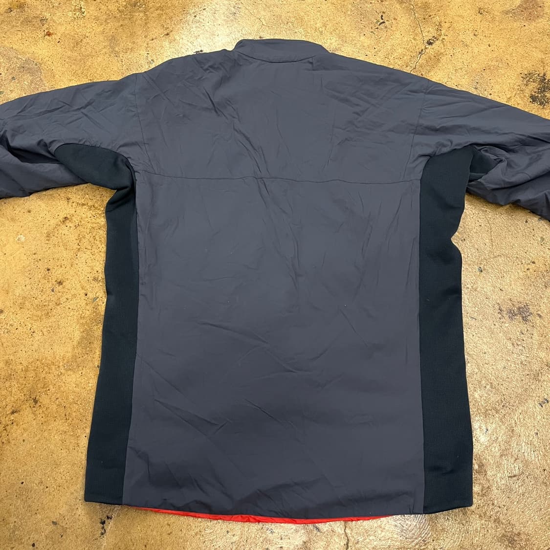 [정품/M] 아크테릭스 그레이 바람막이 집업 자켓 b14 상품이미지4