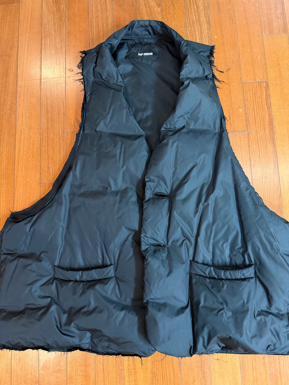 [1] 라프시몬스 패디드 베스트 블랙 상품이미지1