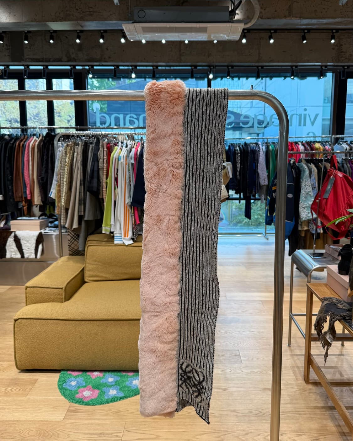 로에베 핑크 애너그램 머플러  상품이미지2