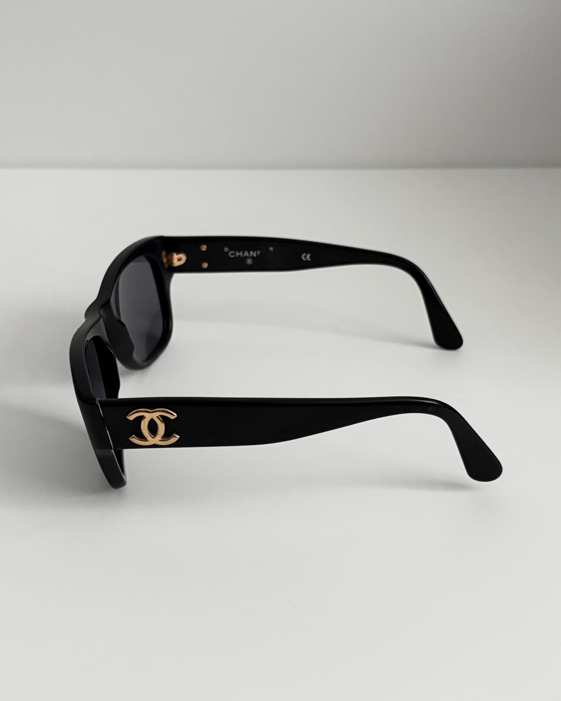 CHANEL 샤넬 CC 로고 선글라스 02462 90405 - black 상품이미지8