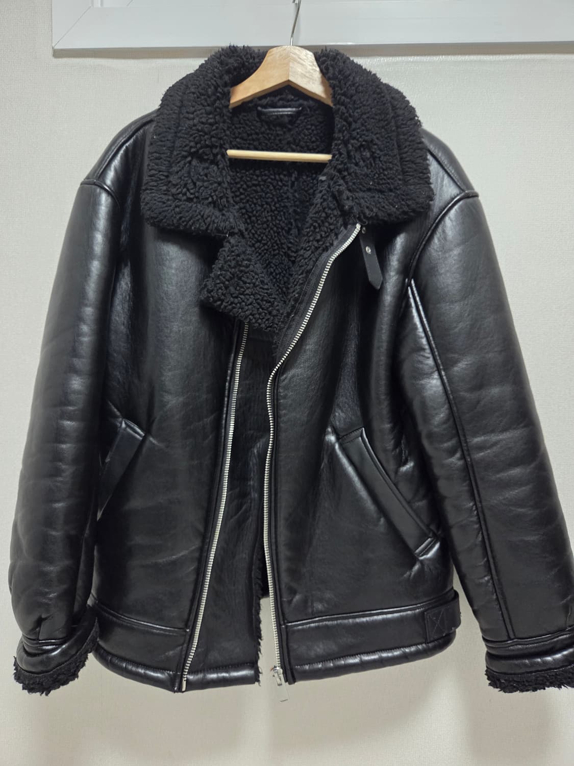 블랙 무스탕 자켓 (Zara 자라) 상품이미지1