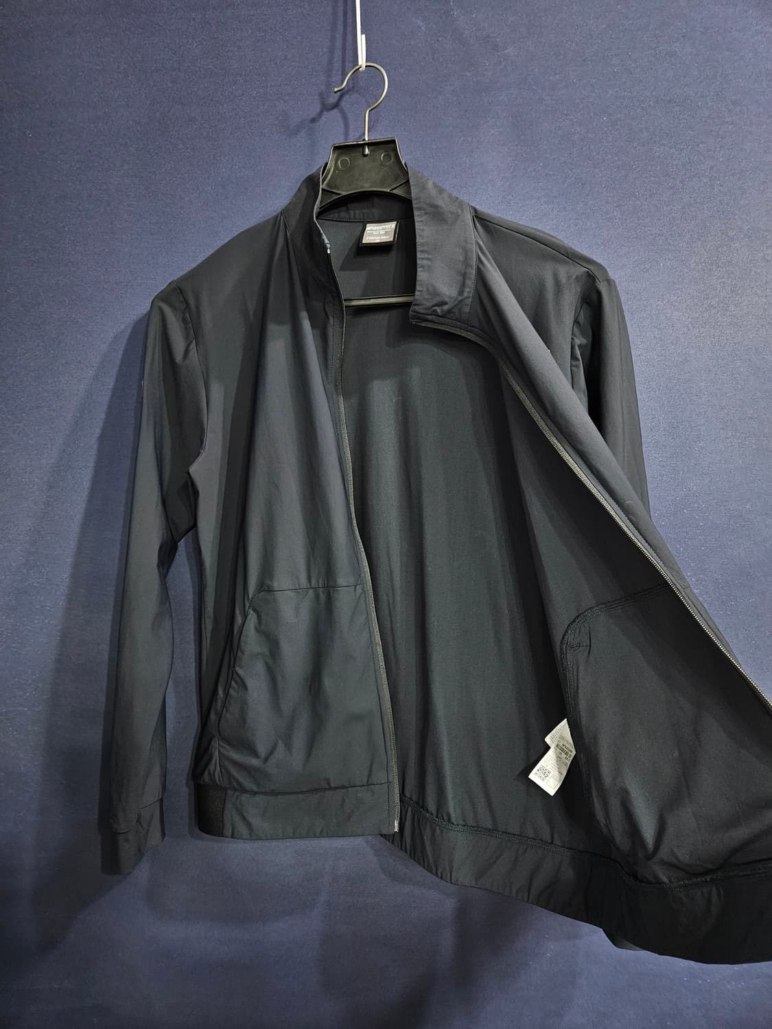 디스커버리 블랙차콜 남성 슬림핏 105 바람막이 집업자켓  상품이미지9