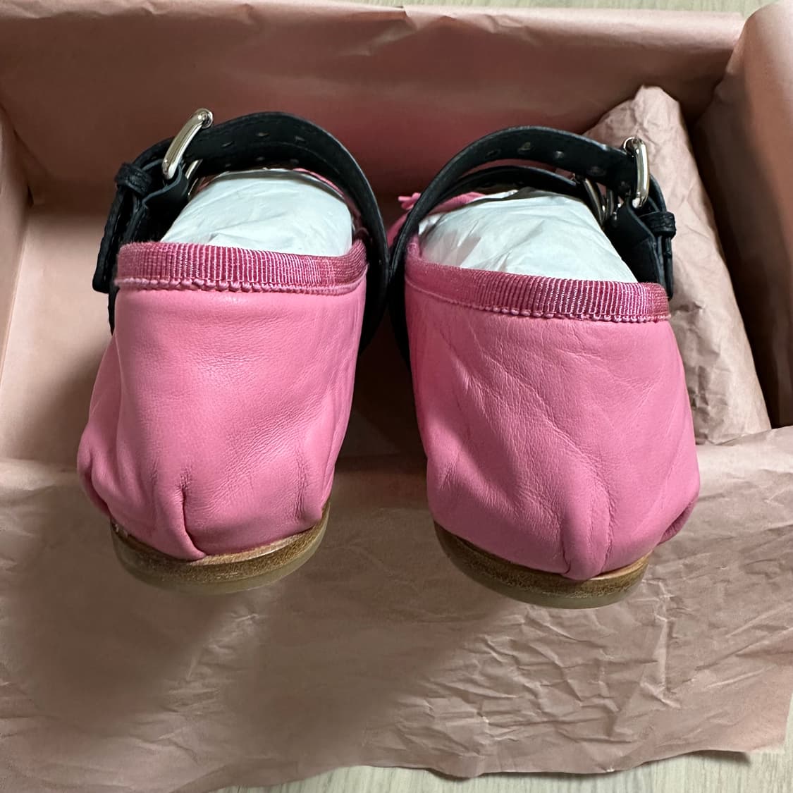 미우미우 발레리나 플랫 핑크 레더 36.5사이즈 / 새상품  상품이미지6