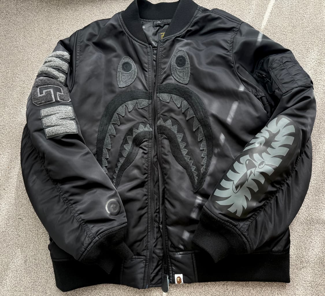 베이프 샤크 ma-1 블랙 상품이미지1