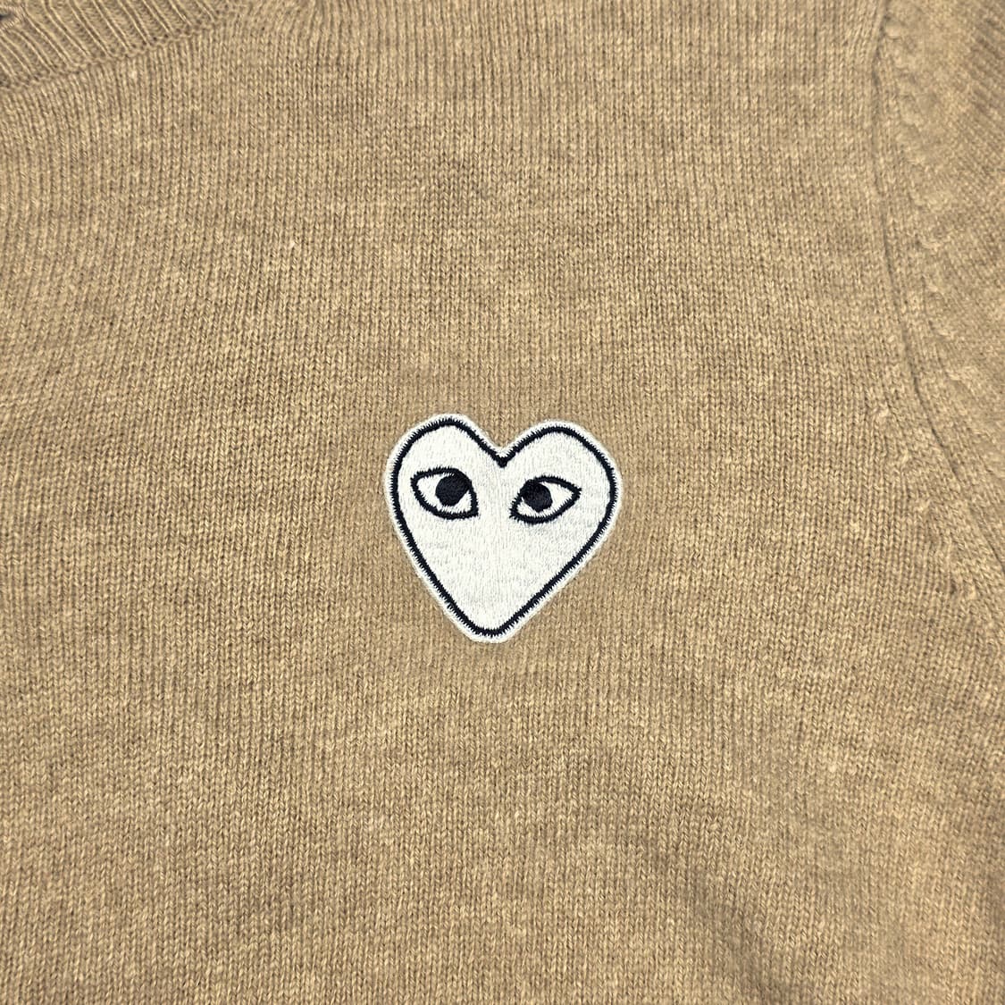 꼼데가르송 플레이 여성 라운드넥 가디건 베이지 상품이미지3