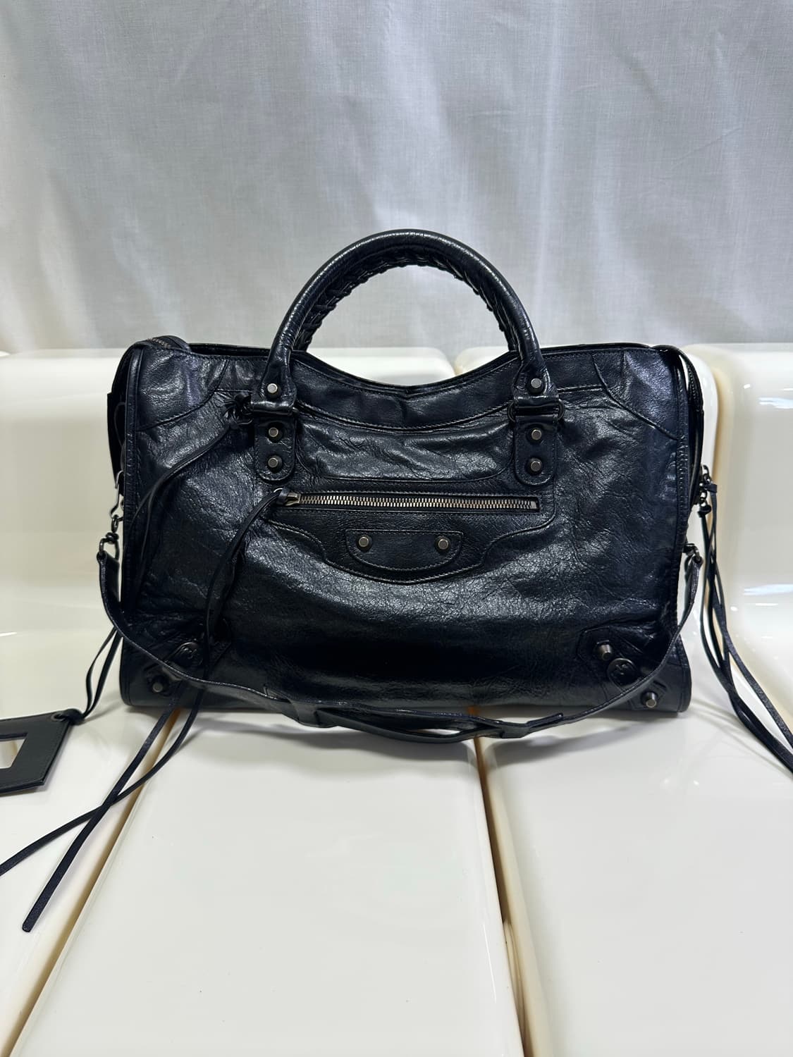 [A+ 정품] 발렌시아가 시티 모터백 미디움 블랙 상품이미지3