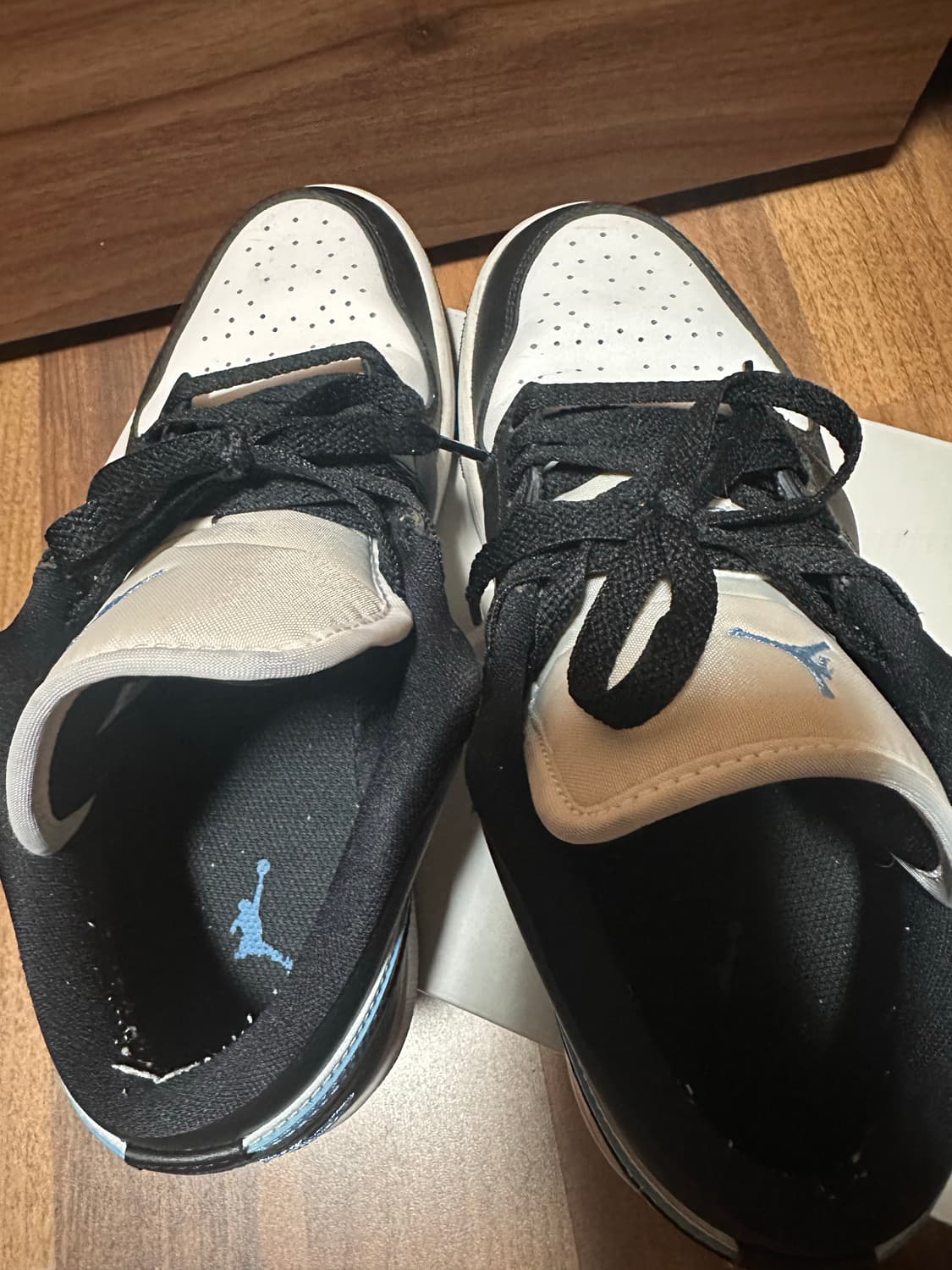 265) 에어 조던 1 로우 블랙 유니버시티 블루 (W) 상품이미지6