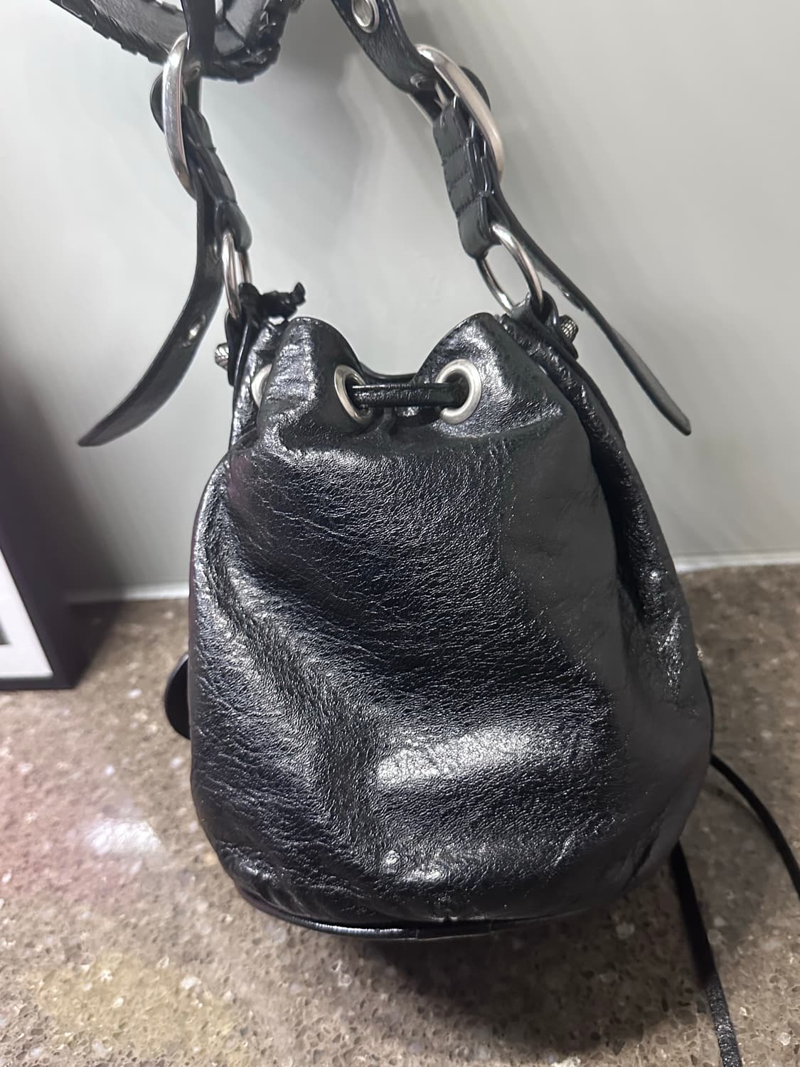발렌시아가 르카골 버킷백 블랙 xs 상품이미지2