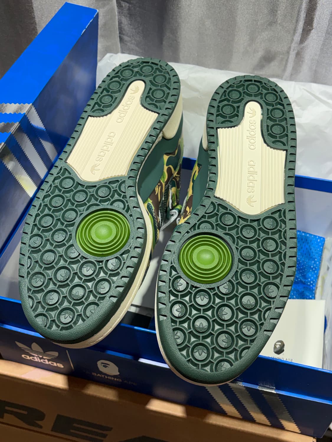 (새상품) 285 아디다스 x 베이프 포럼 84 로우 그린 카모 상품이미지2