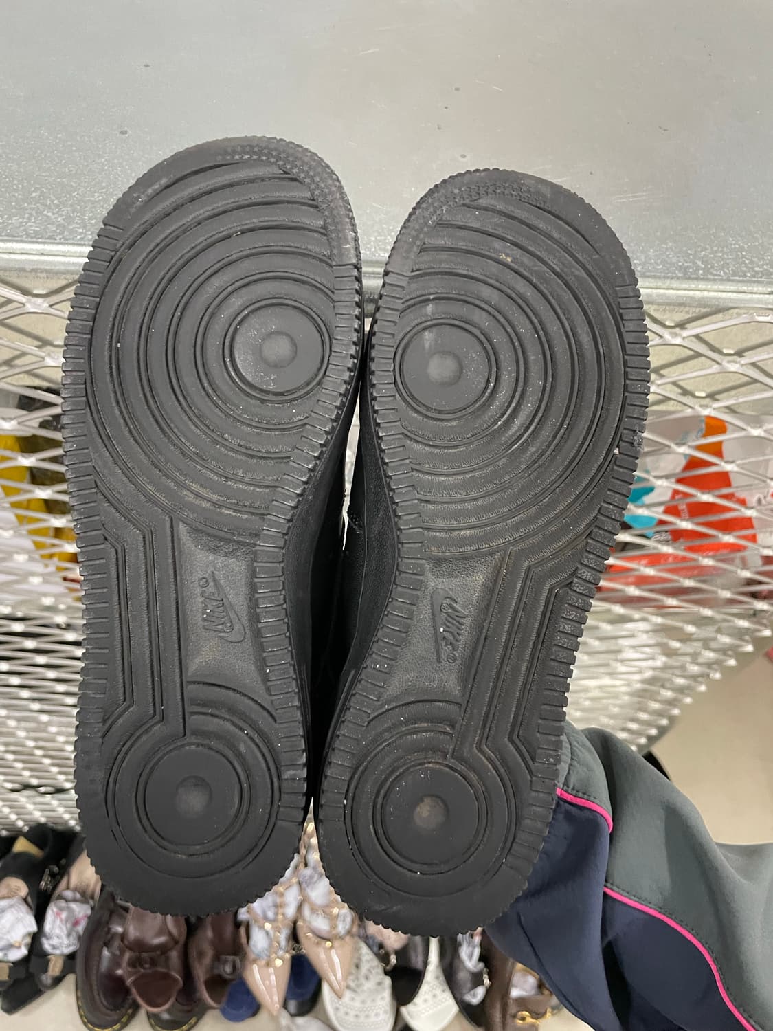 나이키 에어포스1 블랙 240 상품이미지6