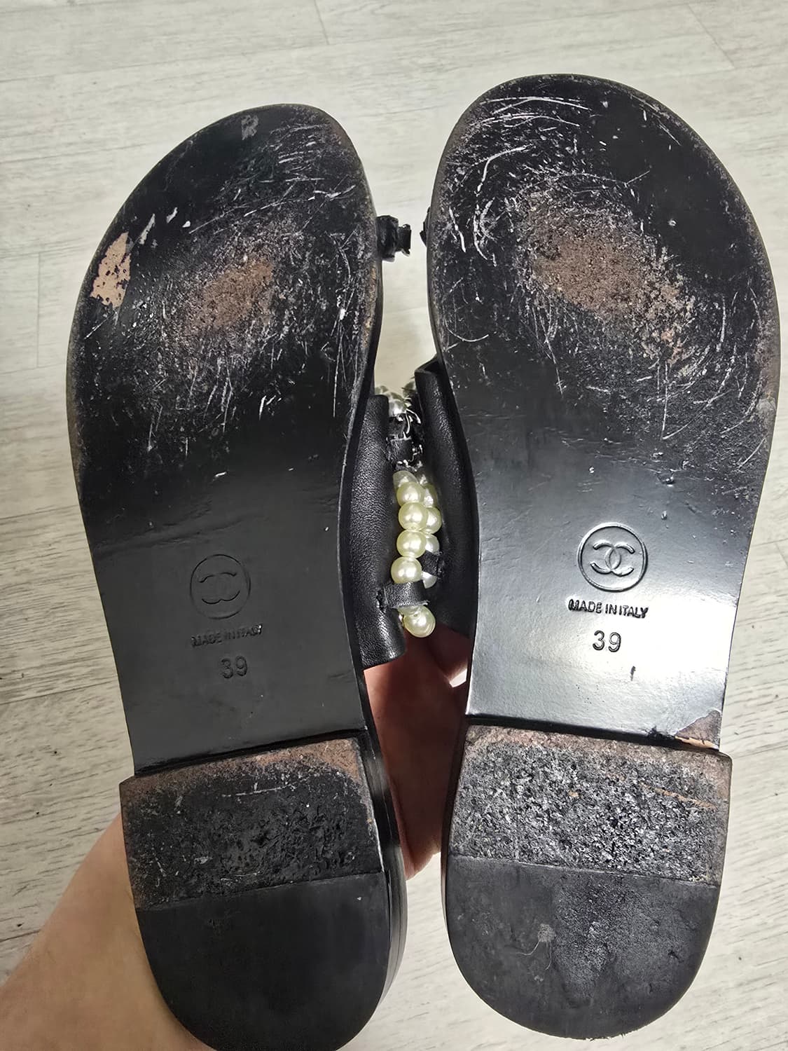 (정품) 샤넬 체인 진주 램스킨 슬리퍼 39(명품 여자 신발 샌들) 상품이미지5