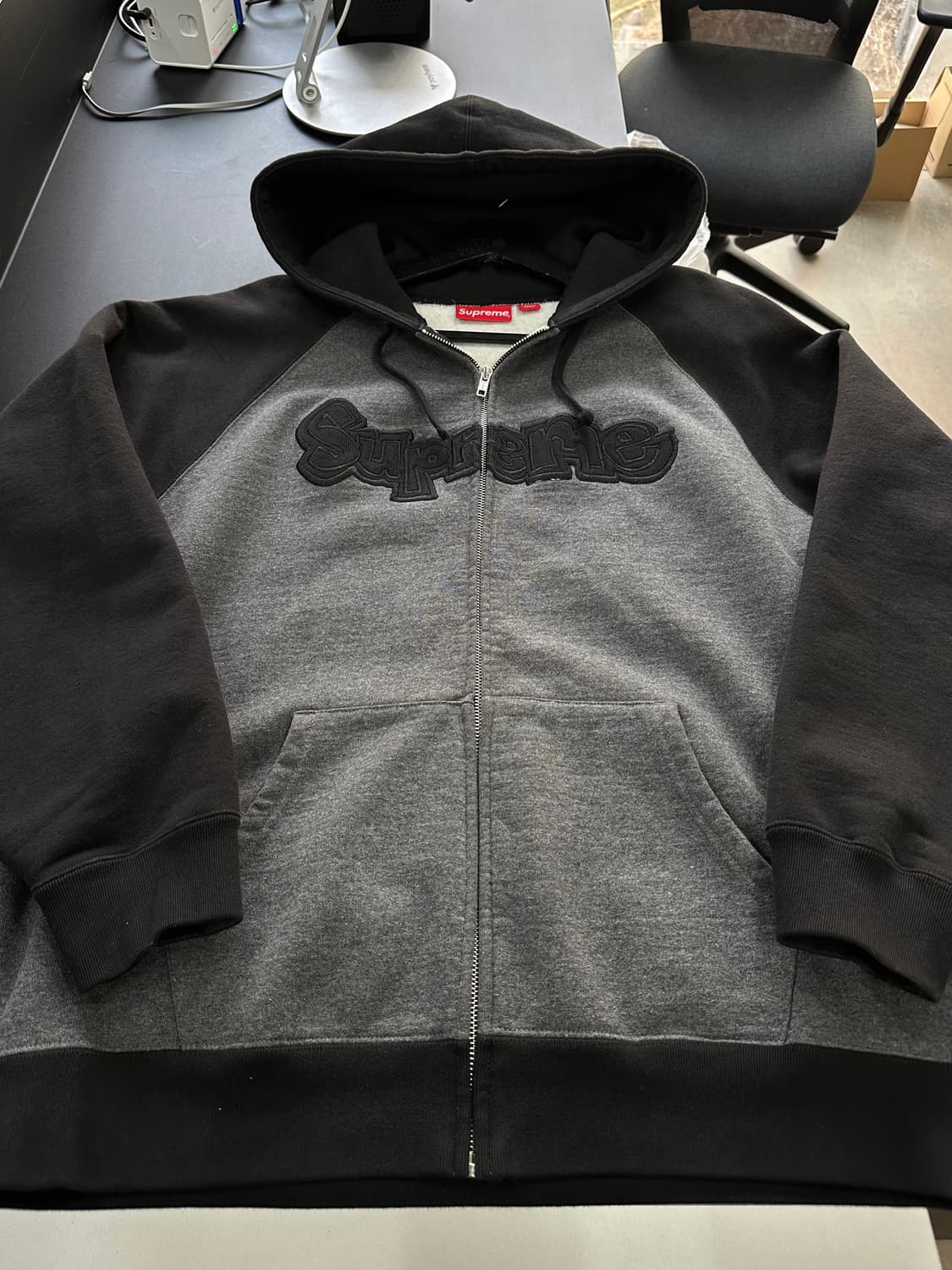 슈프림 22FW 곤즈 아플리케 후드집업  상품이미지4