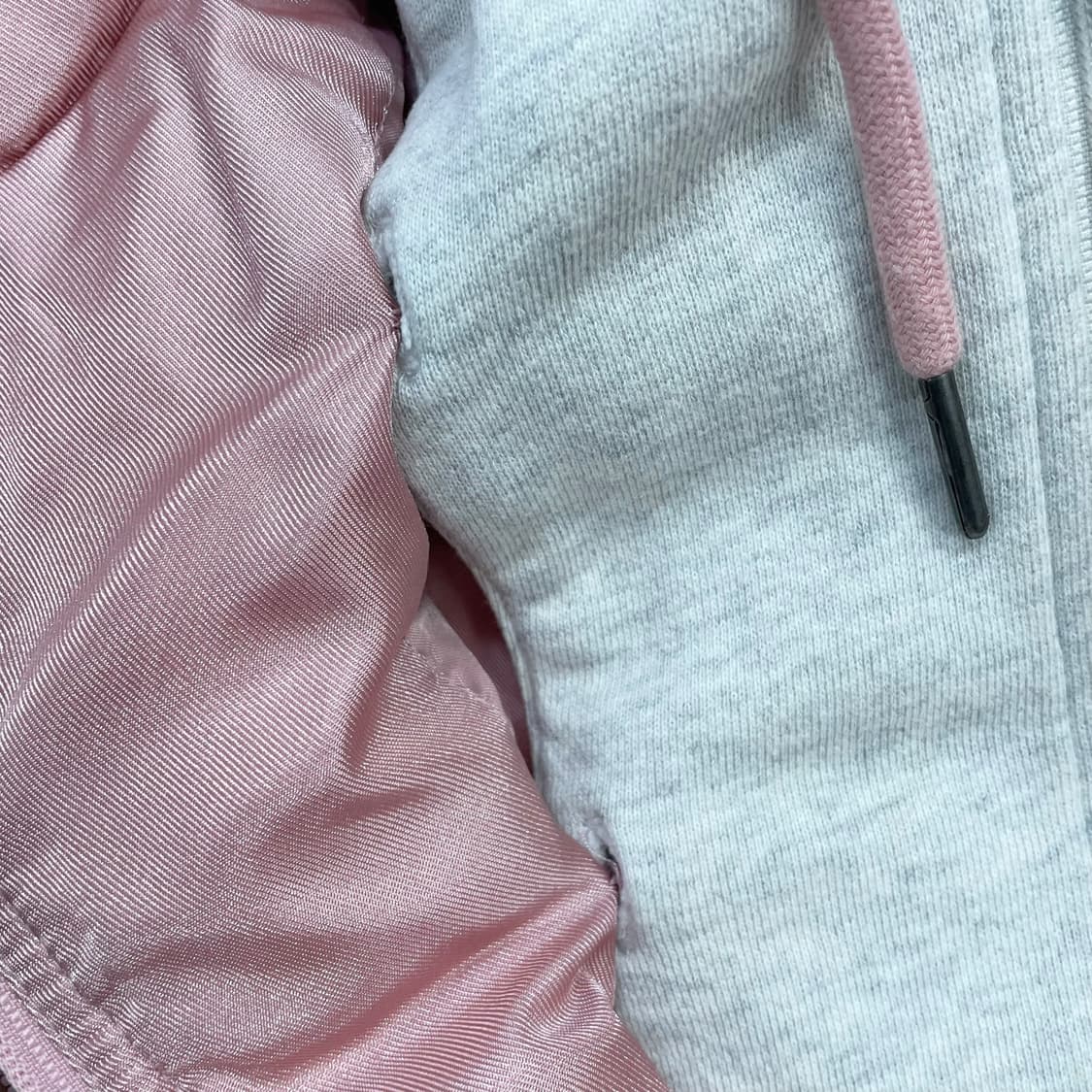 후부 스펠 로고 후드 패딩 딸기우유 상품이미지7