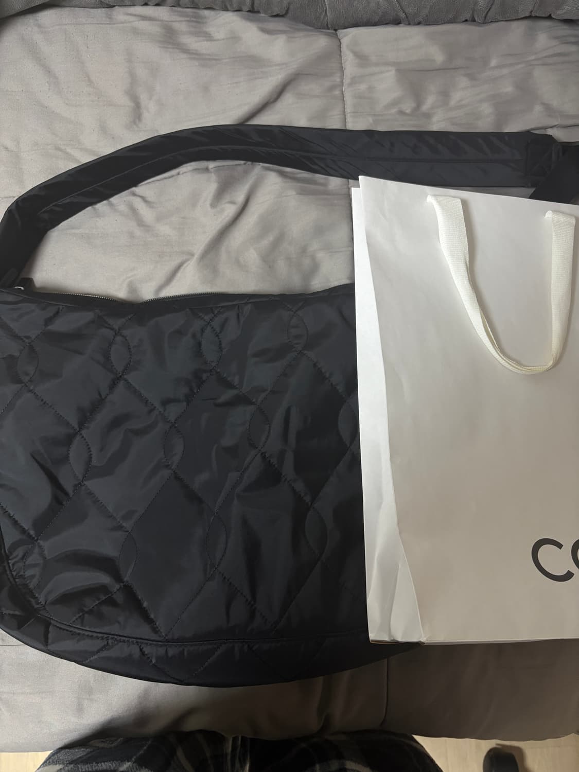 코스 퀄티드 크로스바디 메신저백 상품이미지1