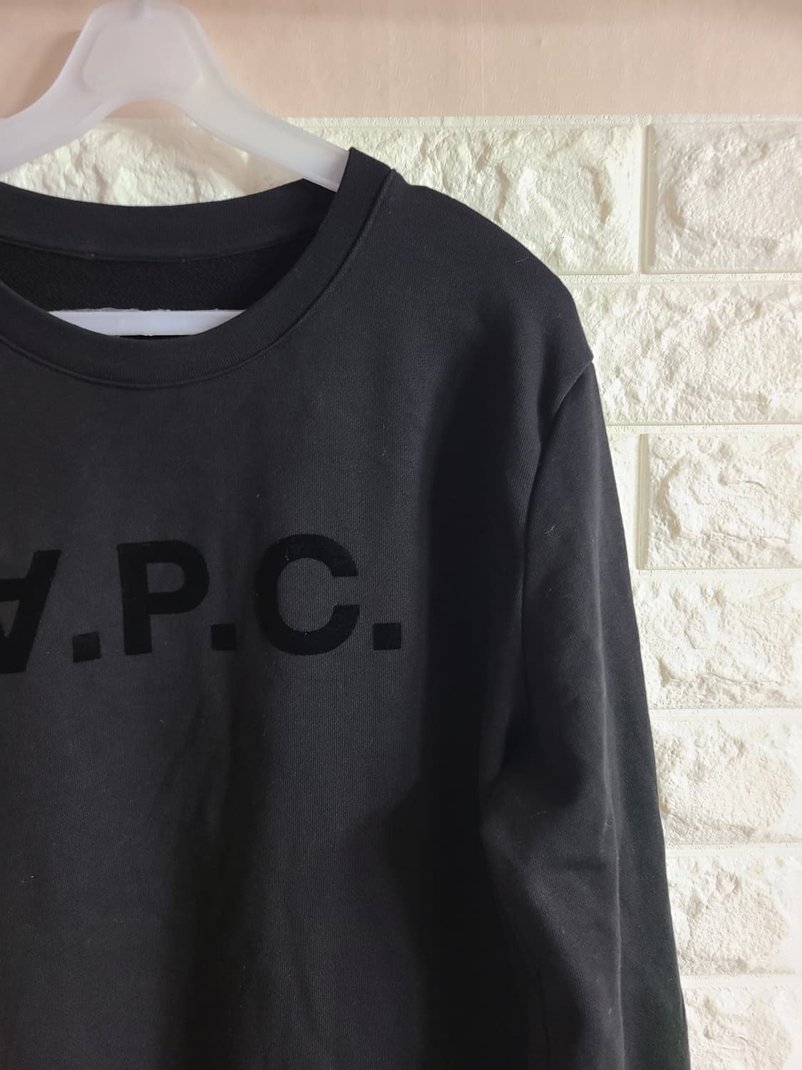 APC 블랙 맨투맨 티셔츠(95) 상품이미지2