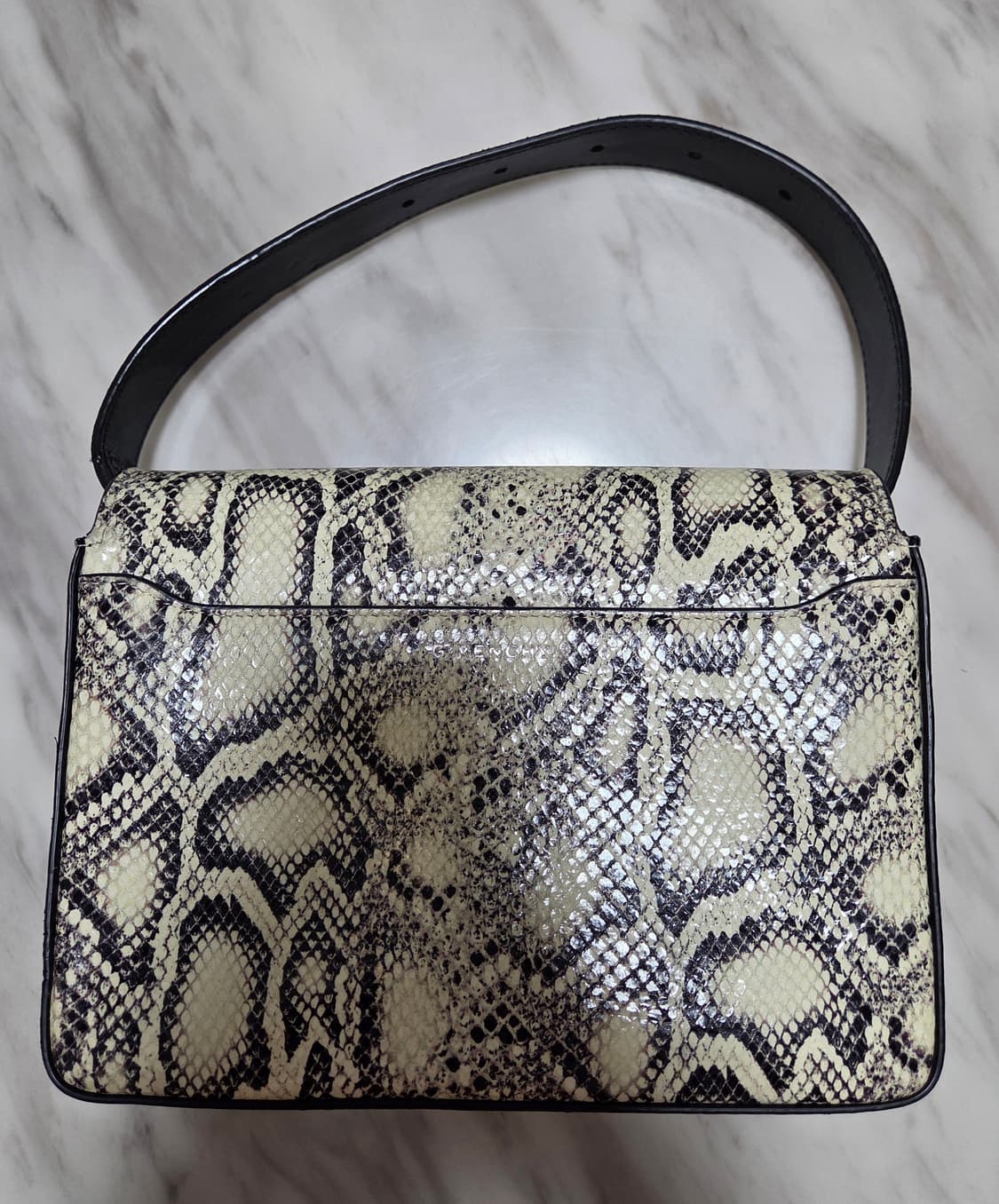 지방시 4G 파이톤 토트백 상품이미지2