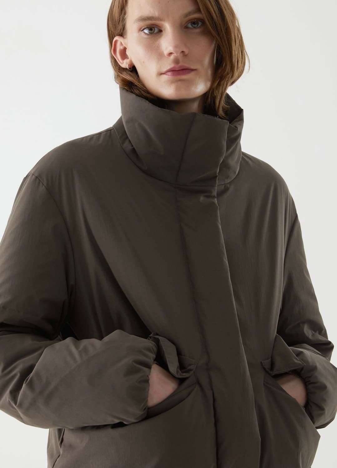 44(105) COS 패디드 푸퍼 숏패딩 브라운 코스 상품이미지3