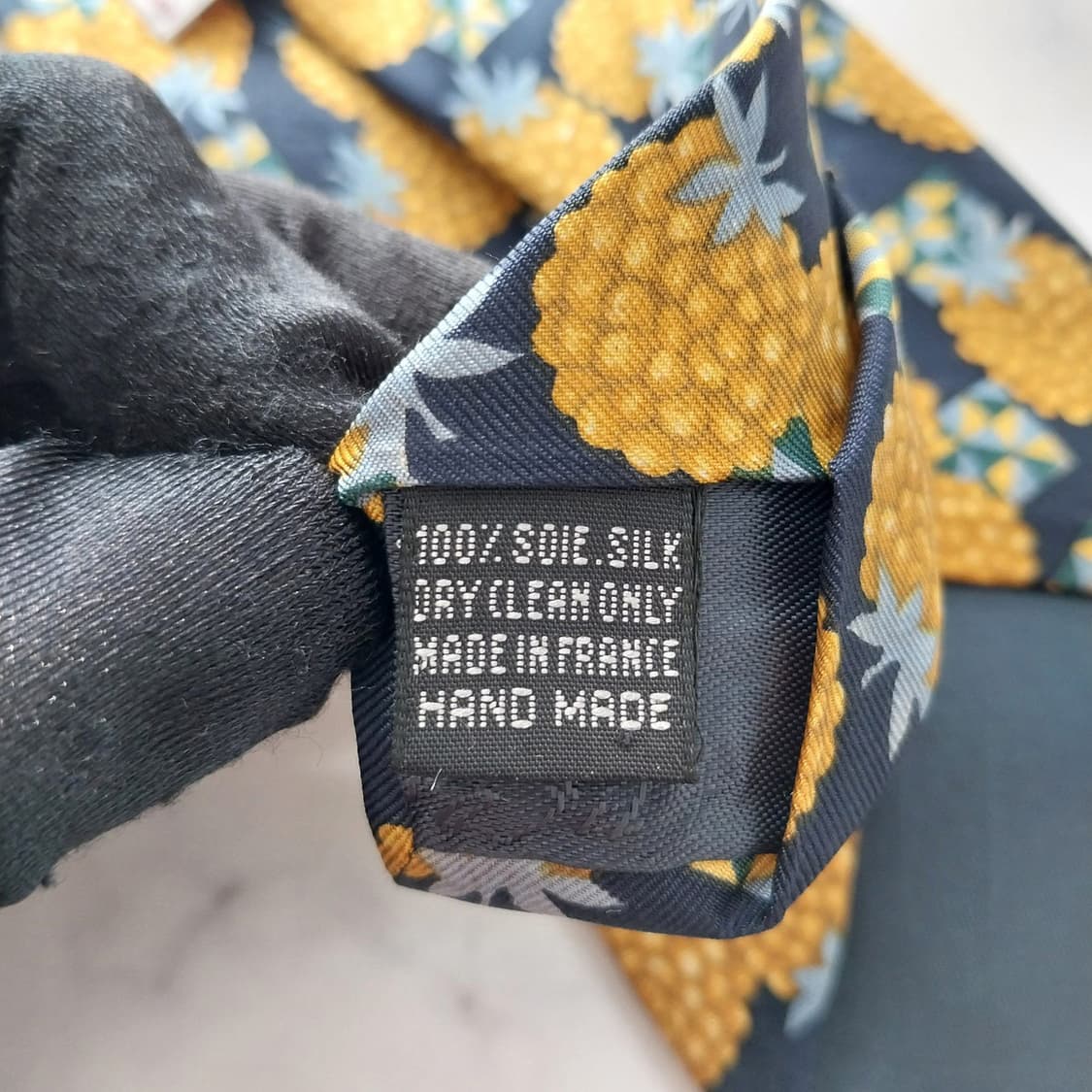 필아필 실크 네이비&옐로우 파인애플 넥타이 9.5cm A+등급 K1350 상품이미지9