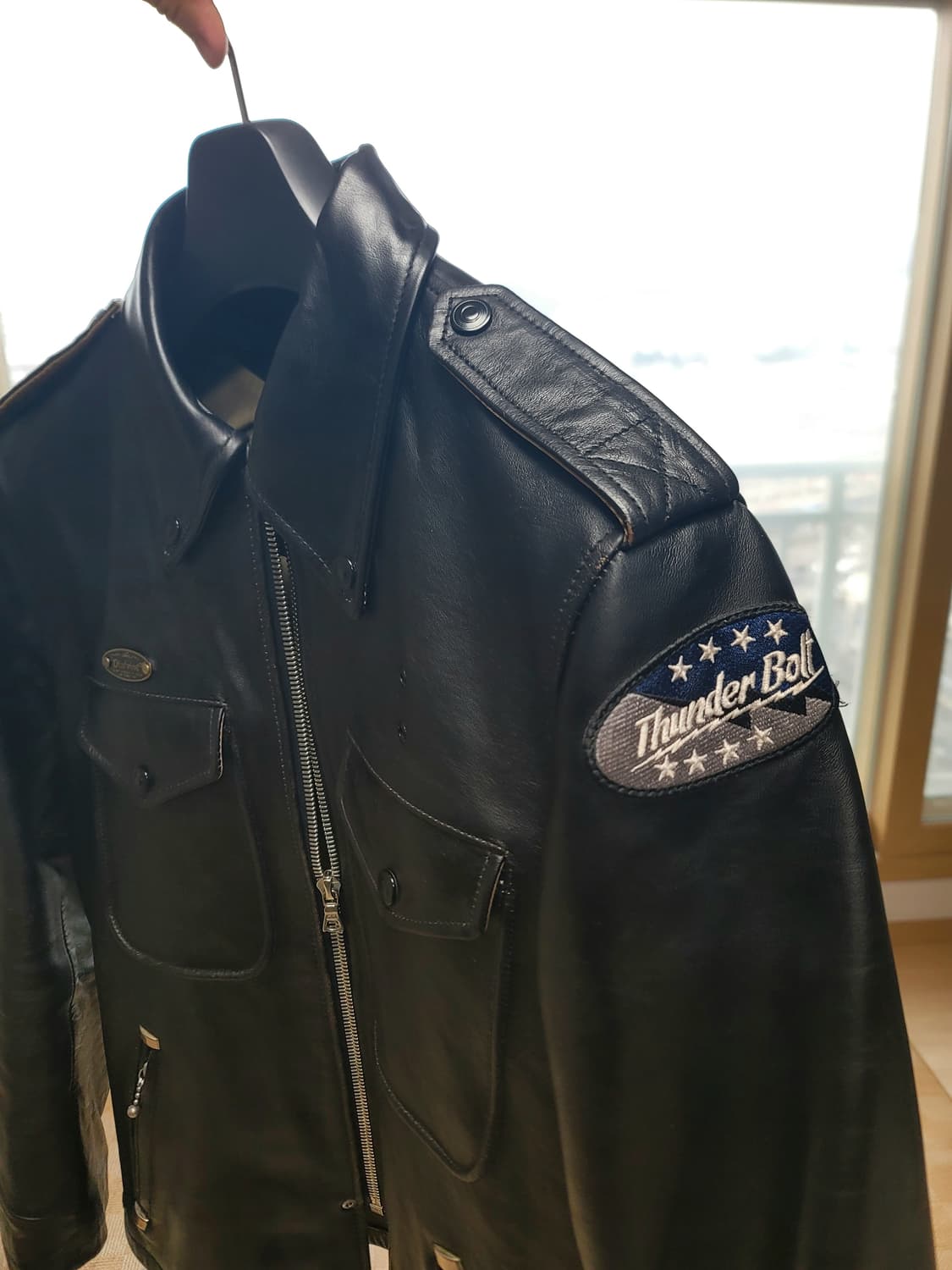 디아프바인 폴리스 홀스하이드 자켓 상품이미지3