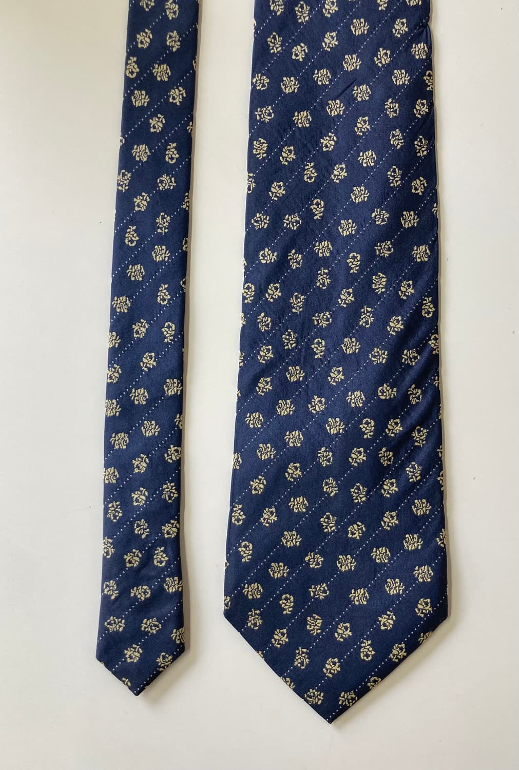 니나리치 넥타이 상품이미지1