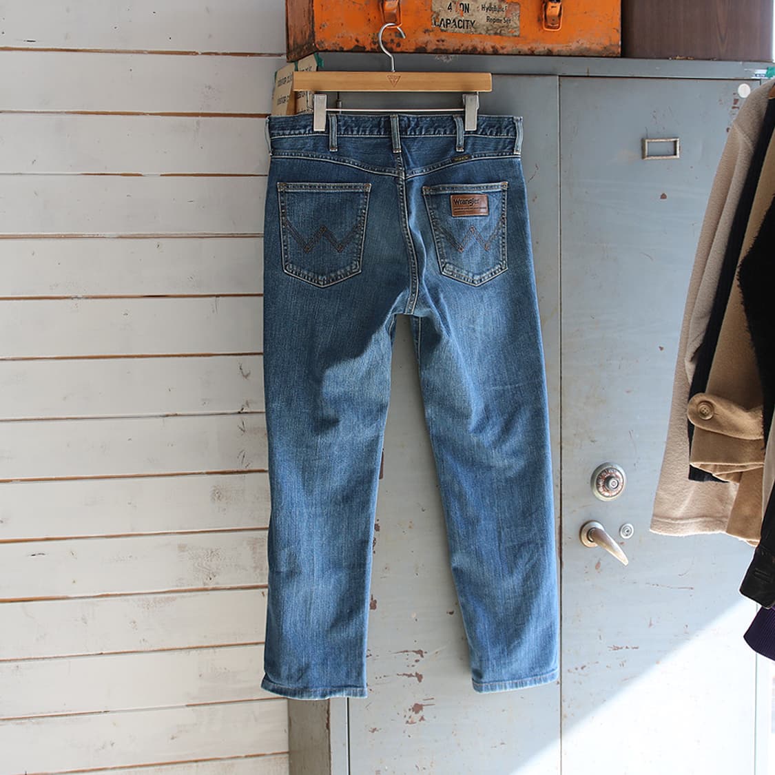 (착용컷) Wrangler 데님 팬츠 (남성용 33.5) 상품이미지2