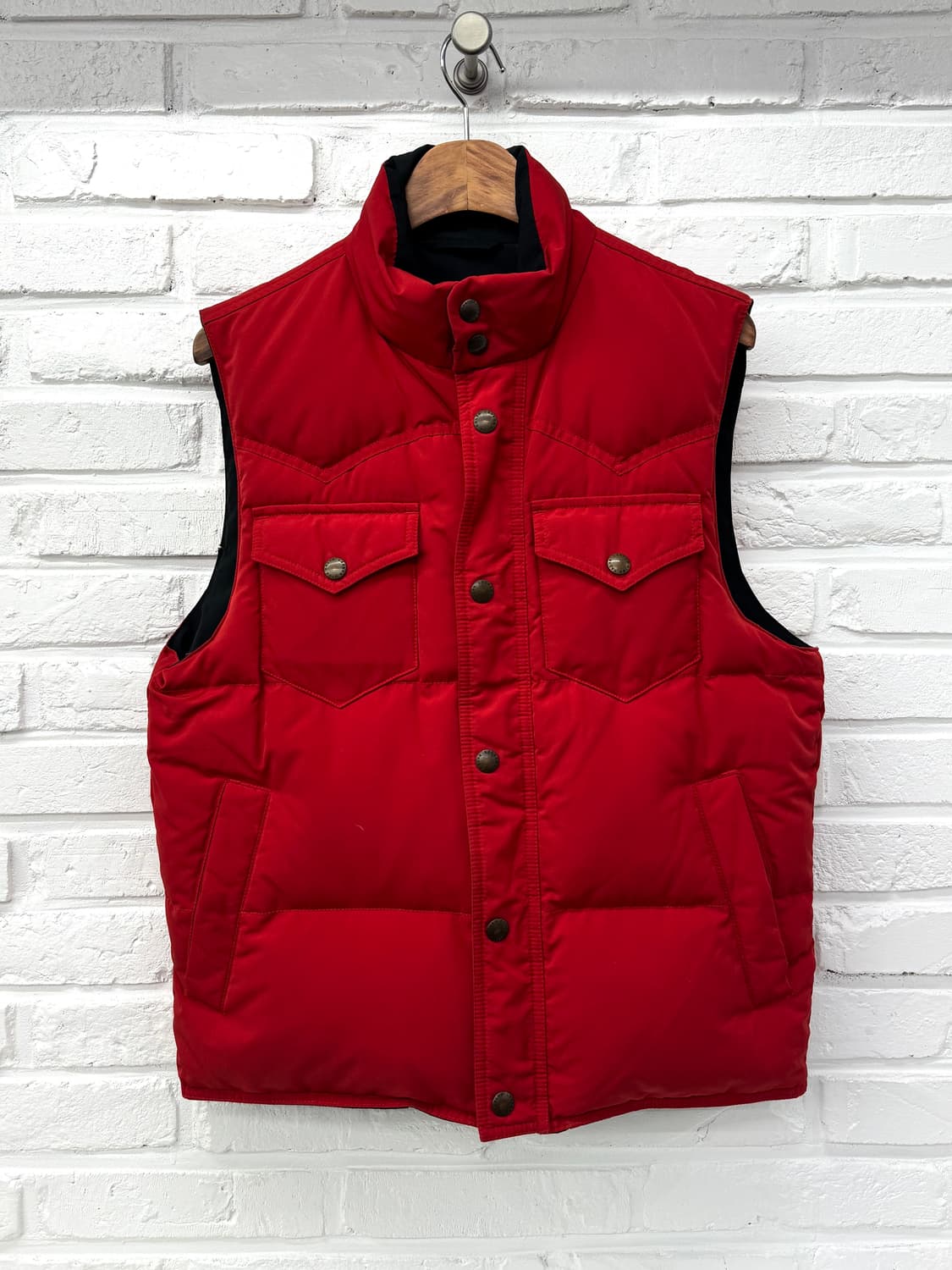 폴로 블랙 레드 리버시블 다운패딩조끼 상품이미지3