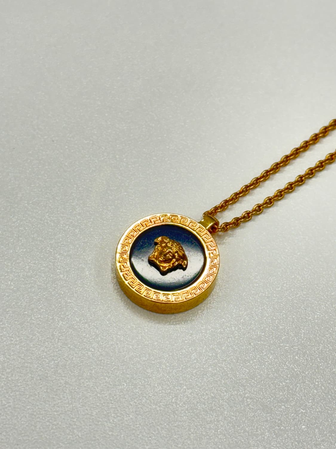 [OS] 베르사체 메두사 에나멜 목걸이 상품이미지3