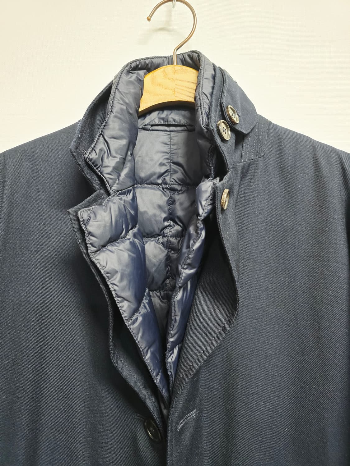 헤지스 네이비 퀼팅구스패딩 안감 코트 상품이미지2