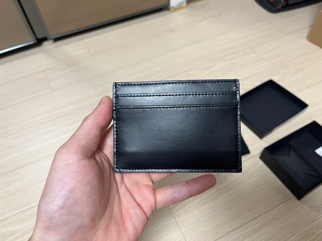 생로랑 모노그램 실버 카드지갑 상품이미지2