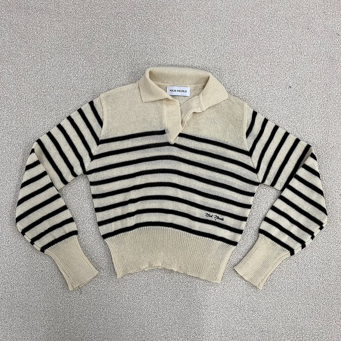 [실측확인] 닉앤니콜 여성 슬림 스트라이프 오픈 카라 니트 스웨트 010 상품이미지1