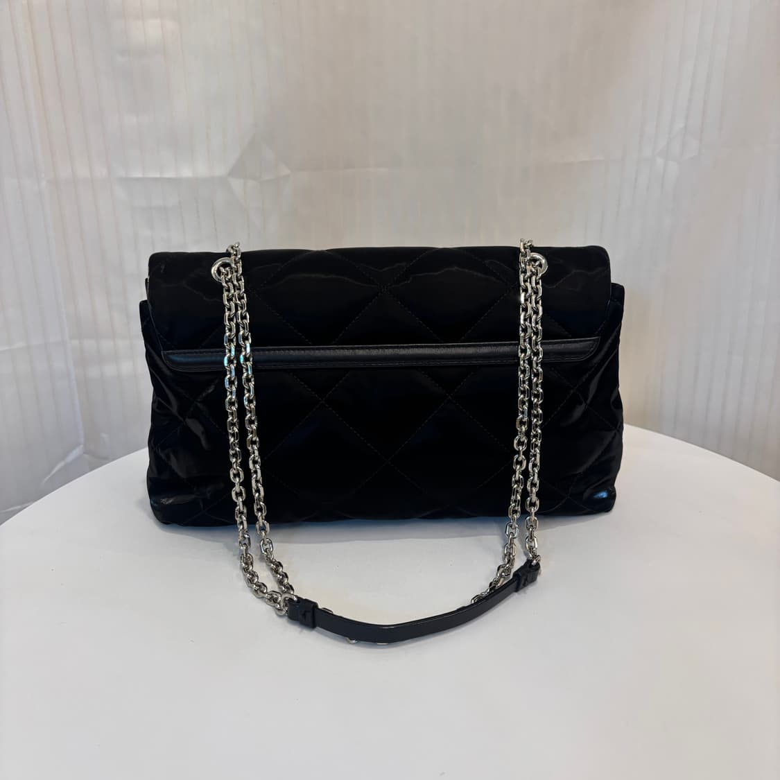 정품 메트로시티 글로시 퀄팅 숄더백     상품이미지5