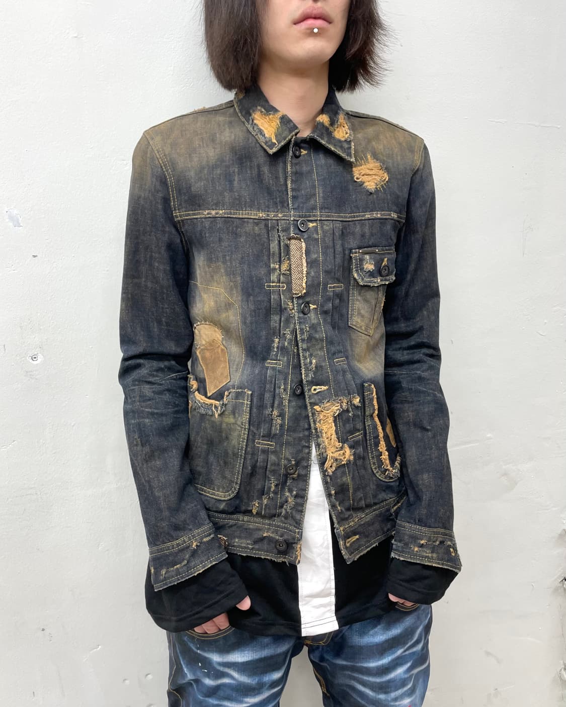 Distressed patchwork washed denim jacket 상품이미지3