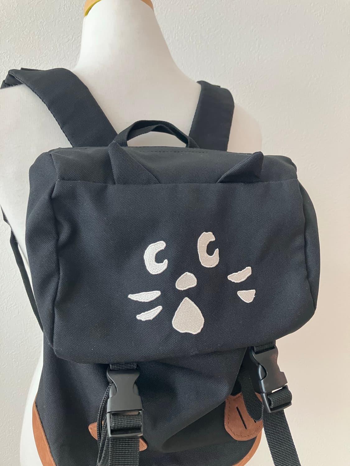 네넷냐 고양이 자수 백팩 모리걸가방 모리걸백팩 상품이미지2