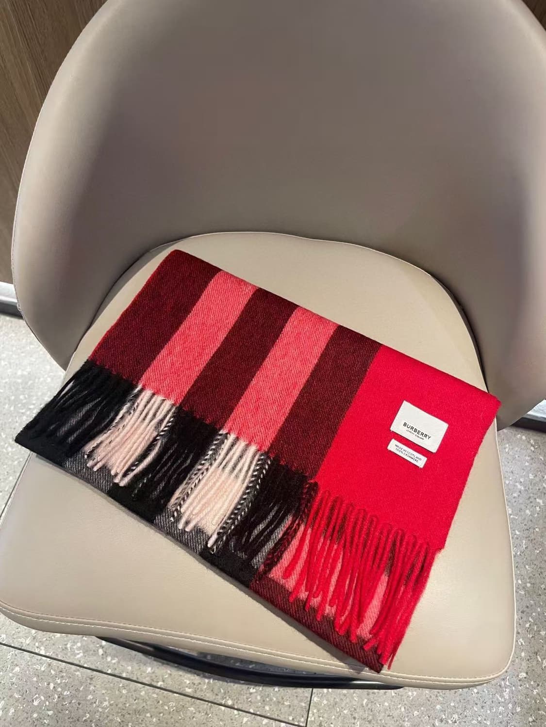 버버리숙녀 리버서블 스카프
 상품이미지1