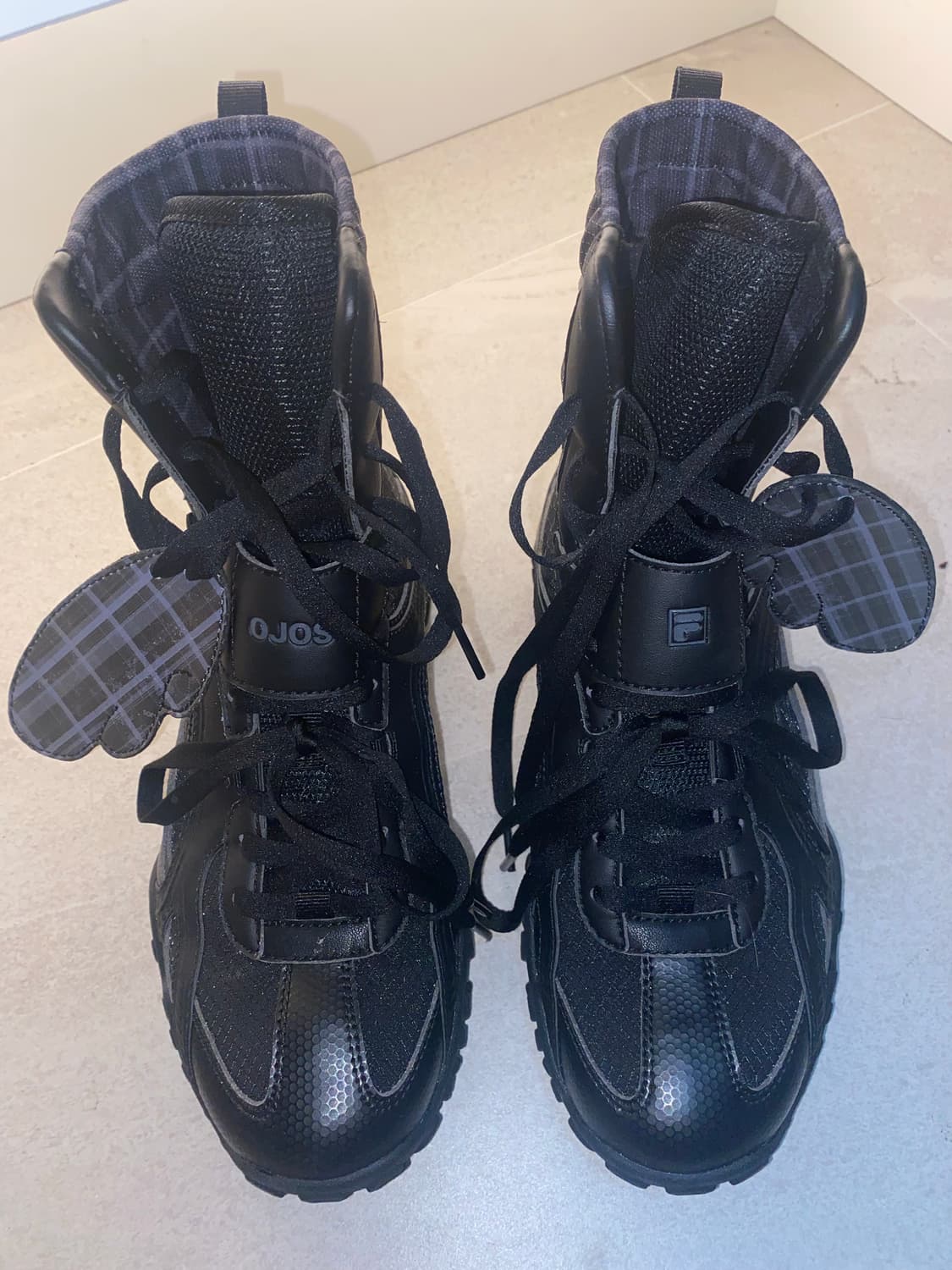 오호스 휠라 에샤페 미드 로우 그레이블랙 240 (날개 포함)  상품이미지1