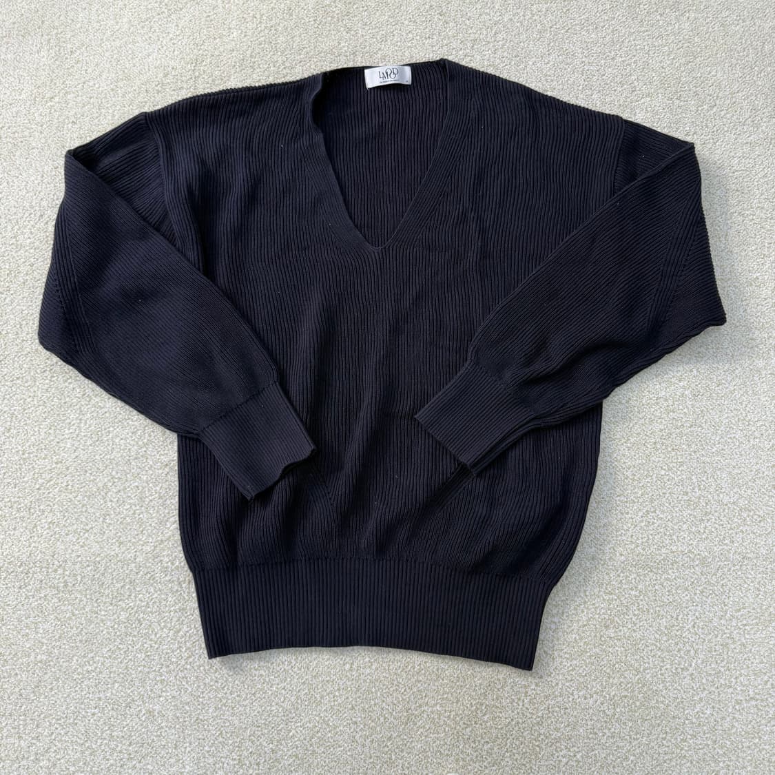 [44] 엘무드 네이비 브이넥 니트 0105T1 상품이미지1