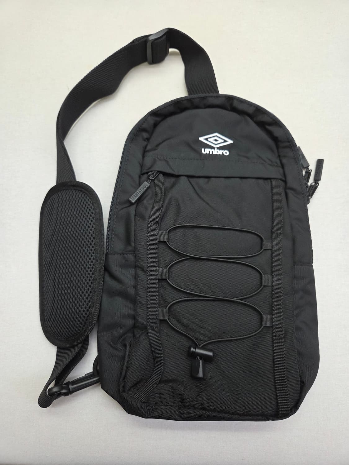 엄브로 슬링백  상품이미지1