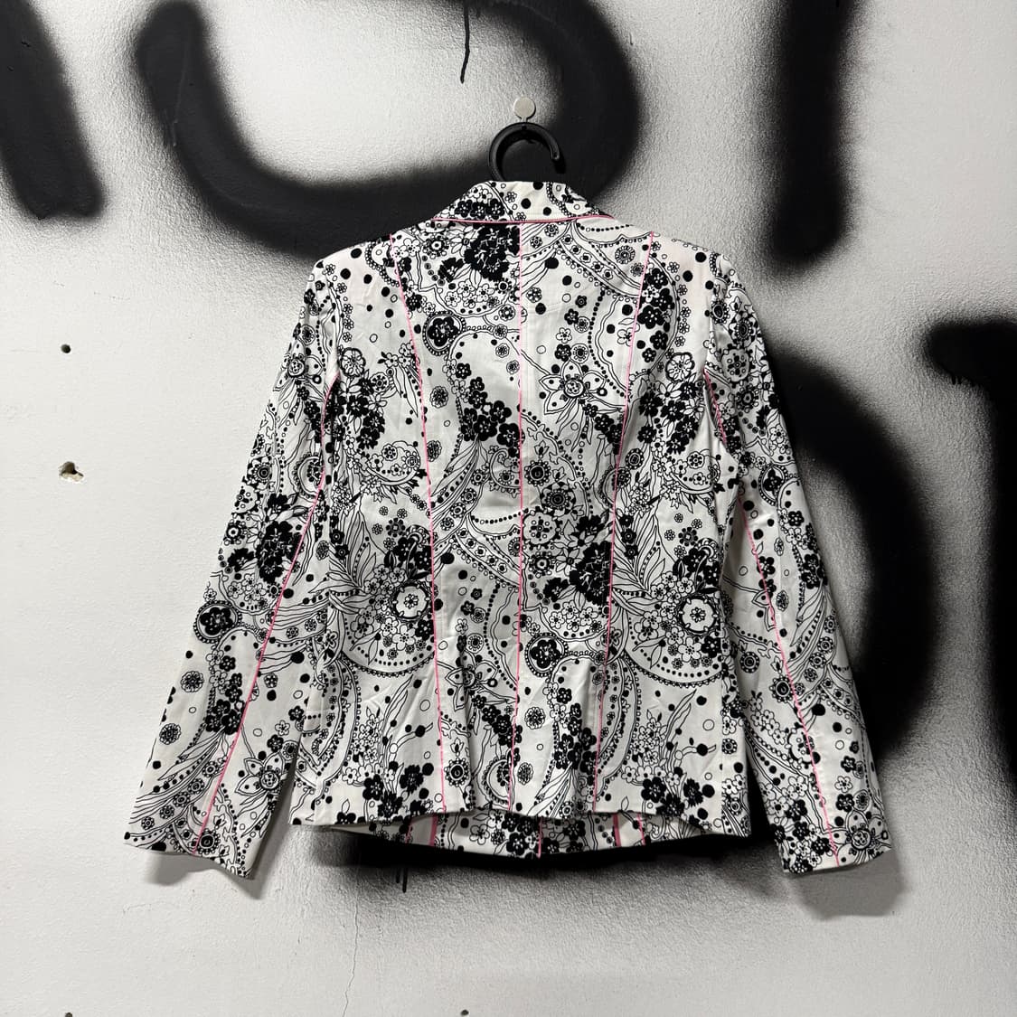 Clove vs Cloves 핑크 스티치 디테일 페이즐리 풀 패턴 자켓 상품이미지2
